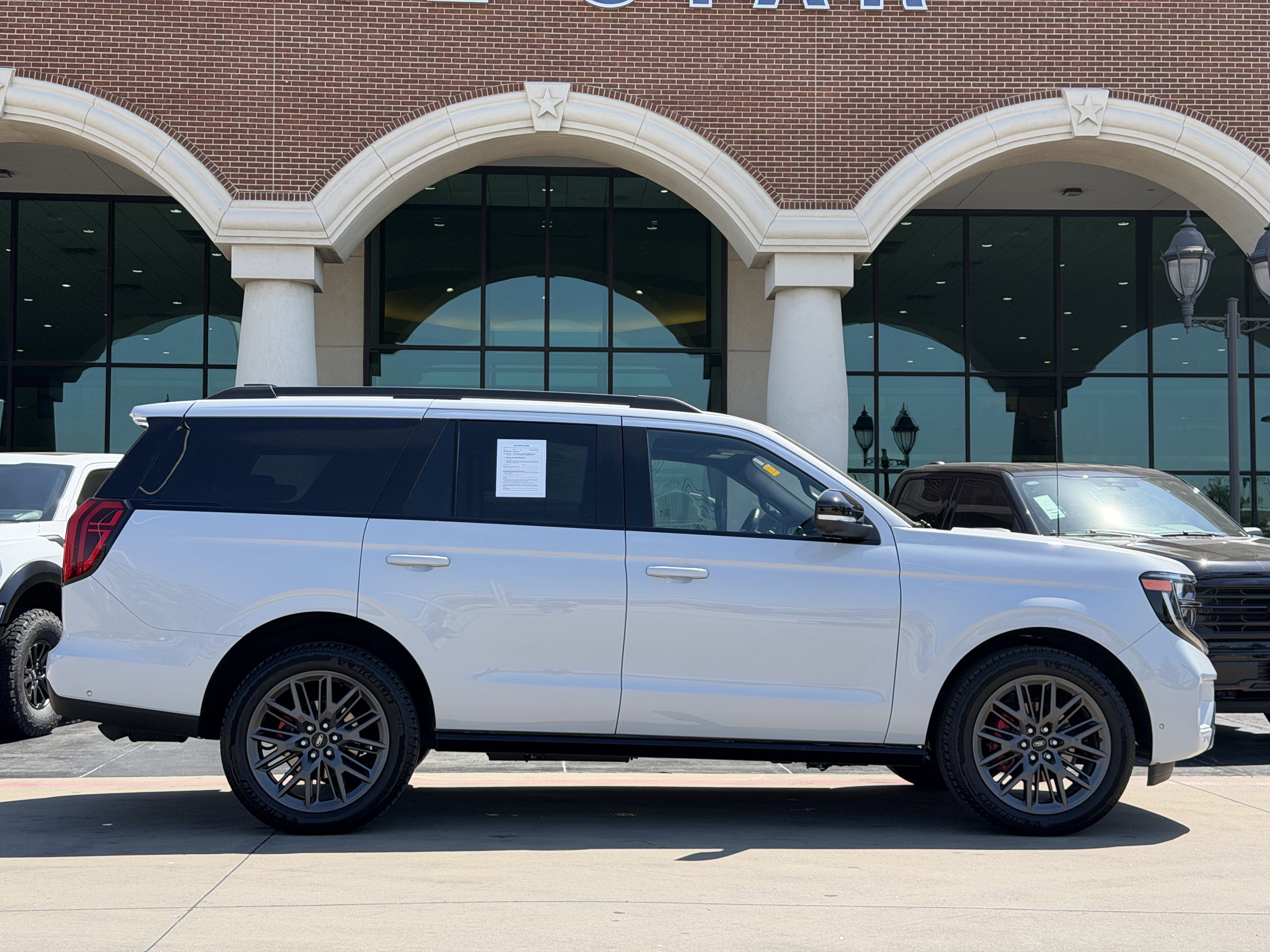 Certified 2025 Ford Expedition Platinum w/ Stealth Performance Package AWD/4WD image 3