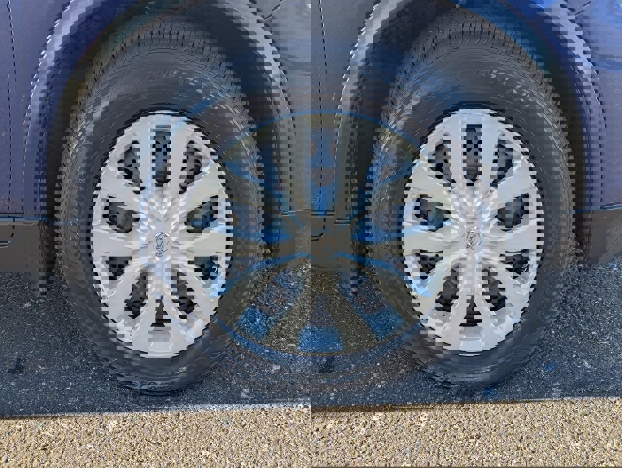 Used 2017 Nissan Rogue S w/ S Family Package image 10