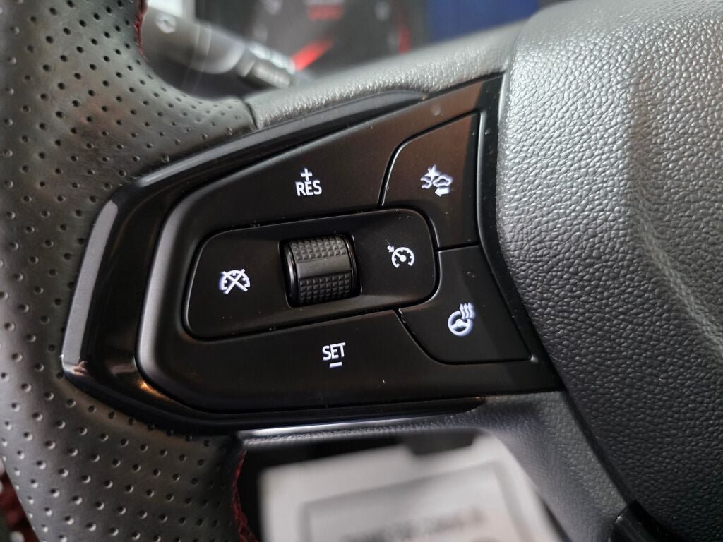 Used 2025 Chevrolet Trax RS w/ Driver Confidence Package FWD image 13