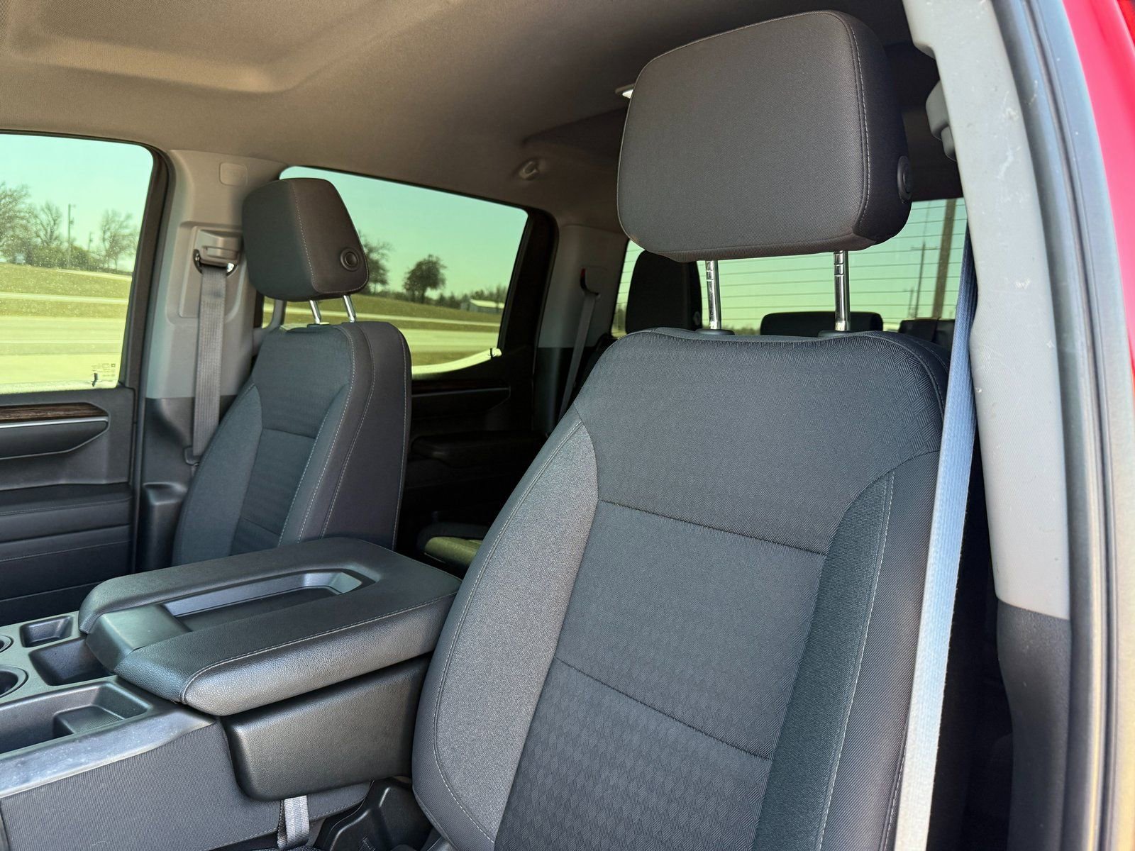 Used 2022 GMC Sierra 1500 Elevation w/ LPO, Elevation Black Package image 18