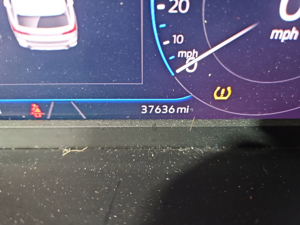 Certified 2022 Volkswagen Taos SEL image 18