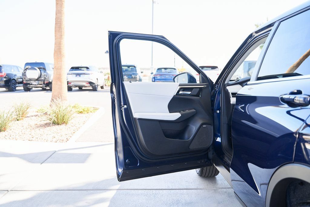 Used 2025 Mitsubishi Outlander SE FWD image 17