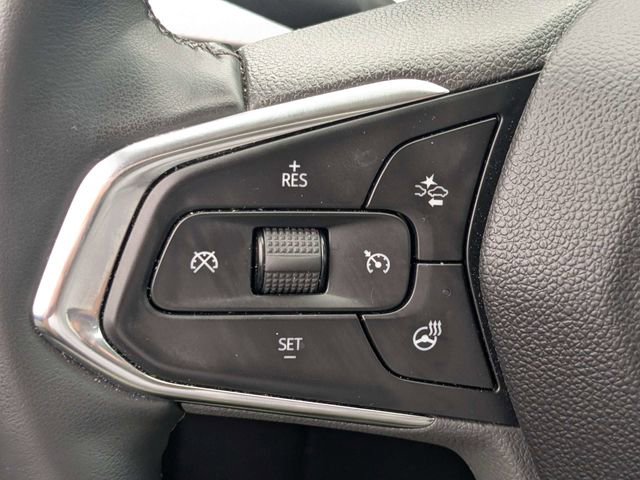 Used 2025 Chevrolet Trax LT w/ LT Convenience Package FWD image 22