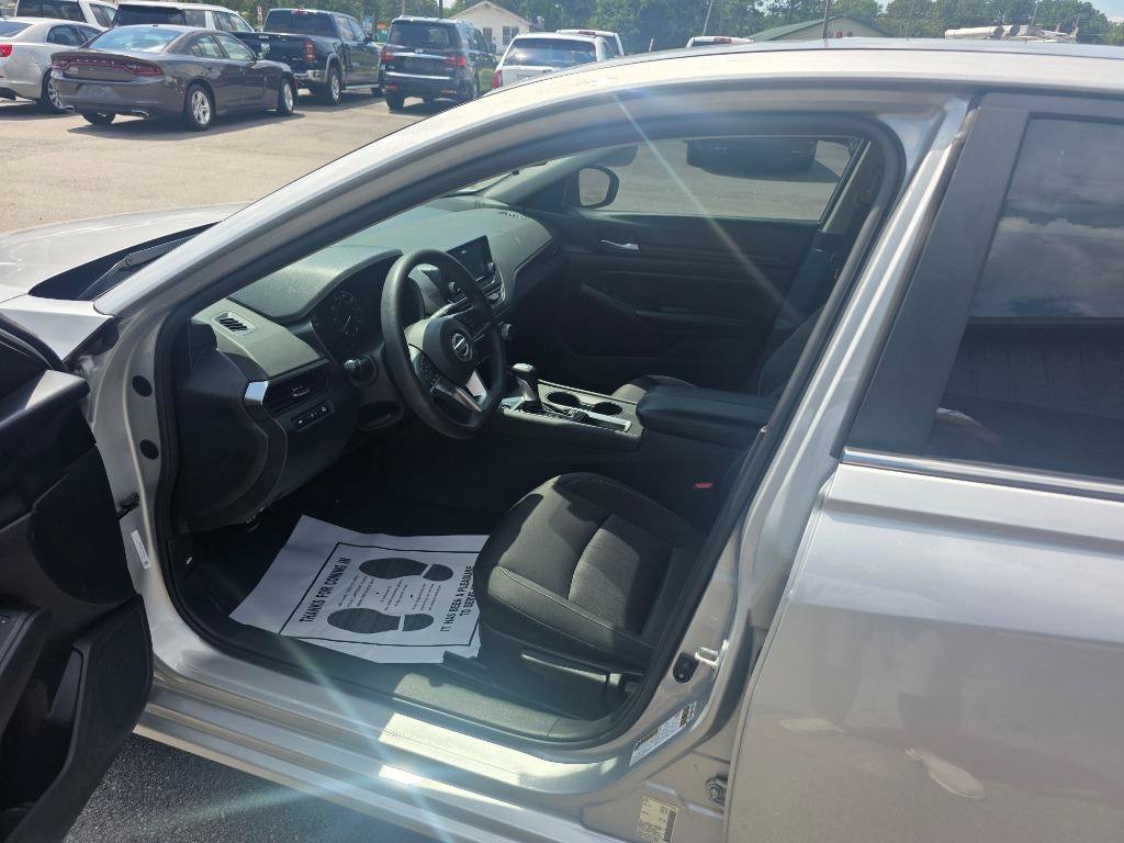 Used 2022 Nissan Altima 2.5 S FWD image 5