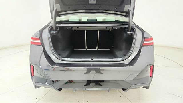 Used 2026 BMW 530i w/ M Sport Package RWD image 29