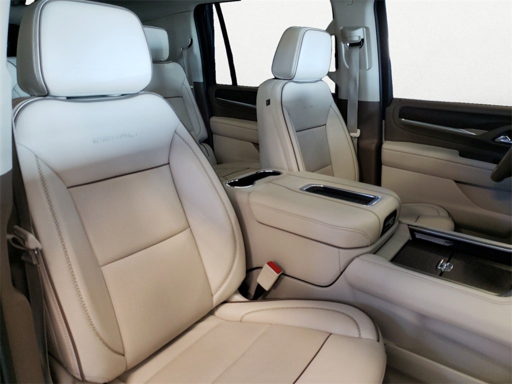 Used 2024 GMC Yukon XL Denali image 15