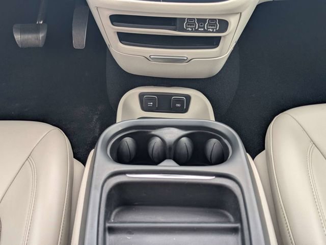 Used 2021 Chrysler Voyager Lxi image 19