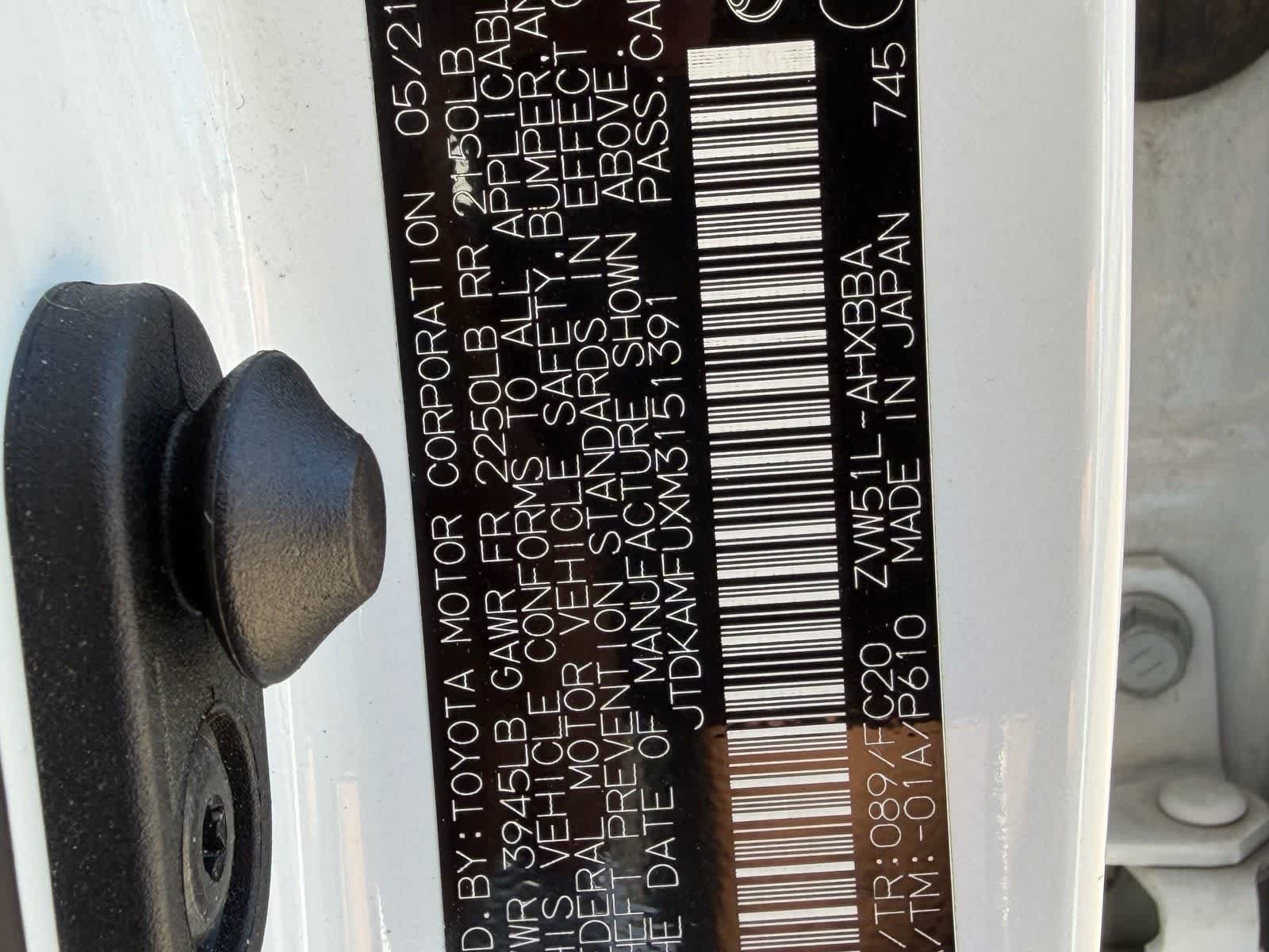 Used 2021 Toyota Prius L Eco w/ Carpet Mat Package (TMS) FWD image 28