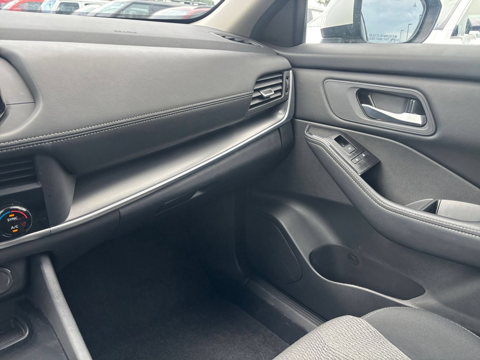 Used 2026 Nissan Rogue SV FWD image 37