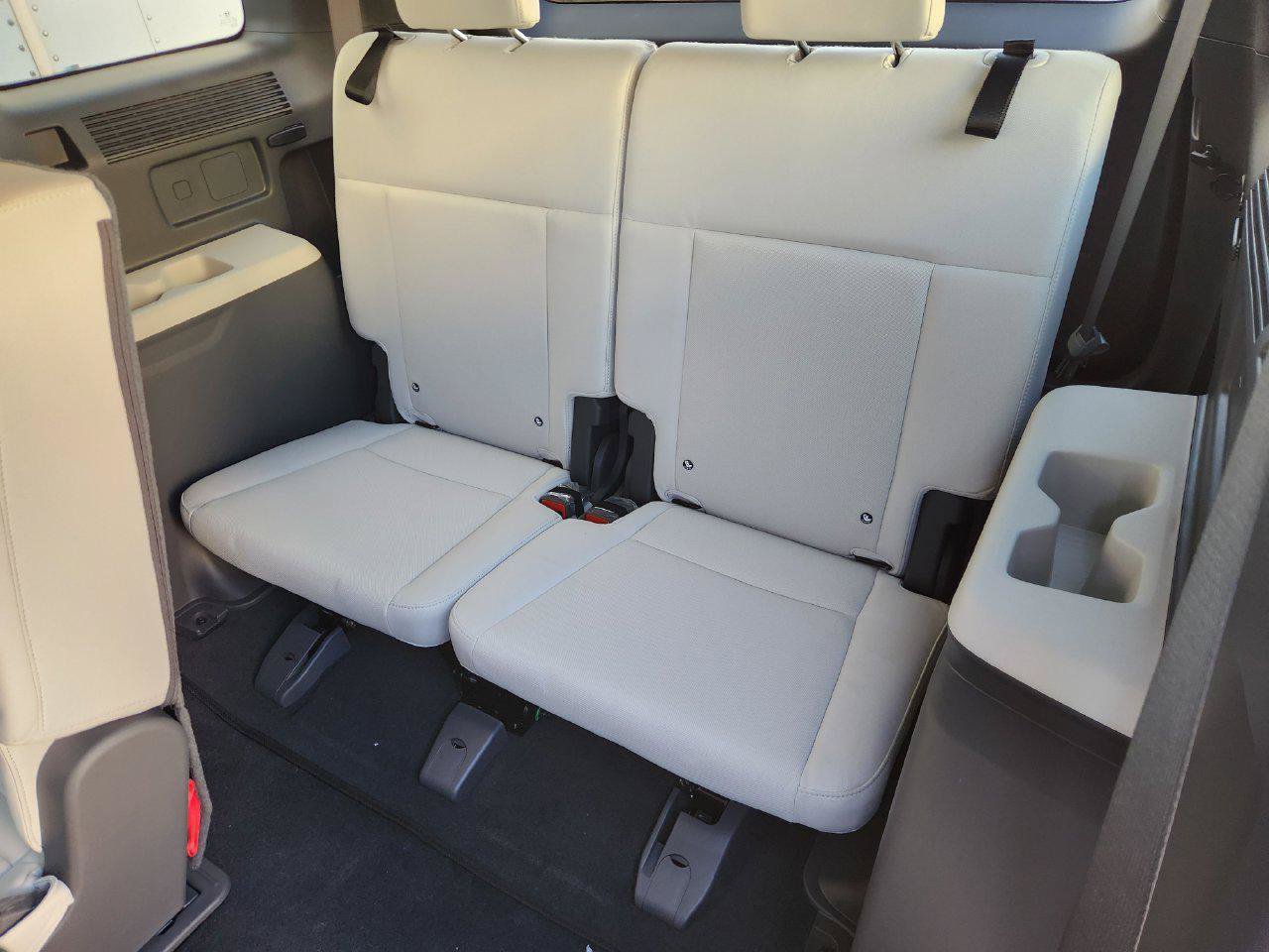 New 2026 Hyundai Santa Fe SE FWD image 29