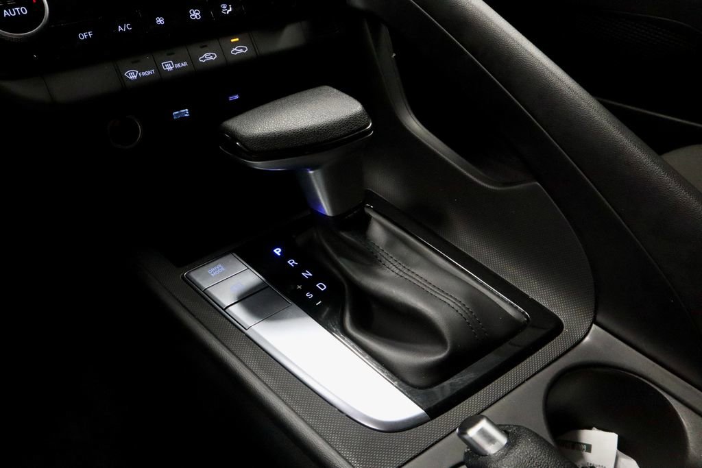 Certified 2024 Hyundai Elantra SEL image 32