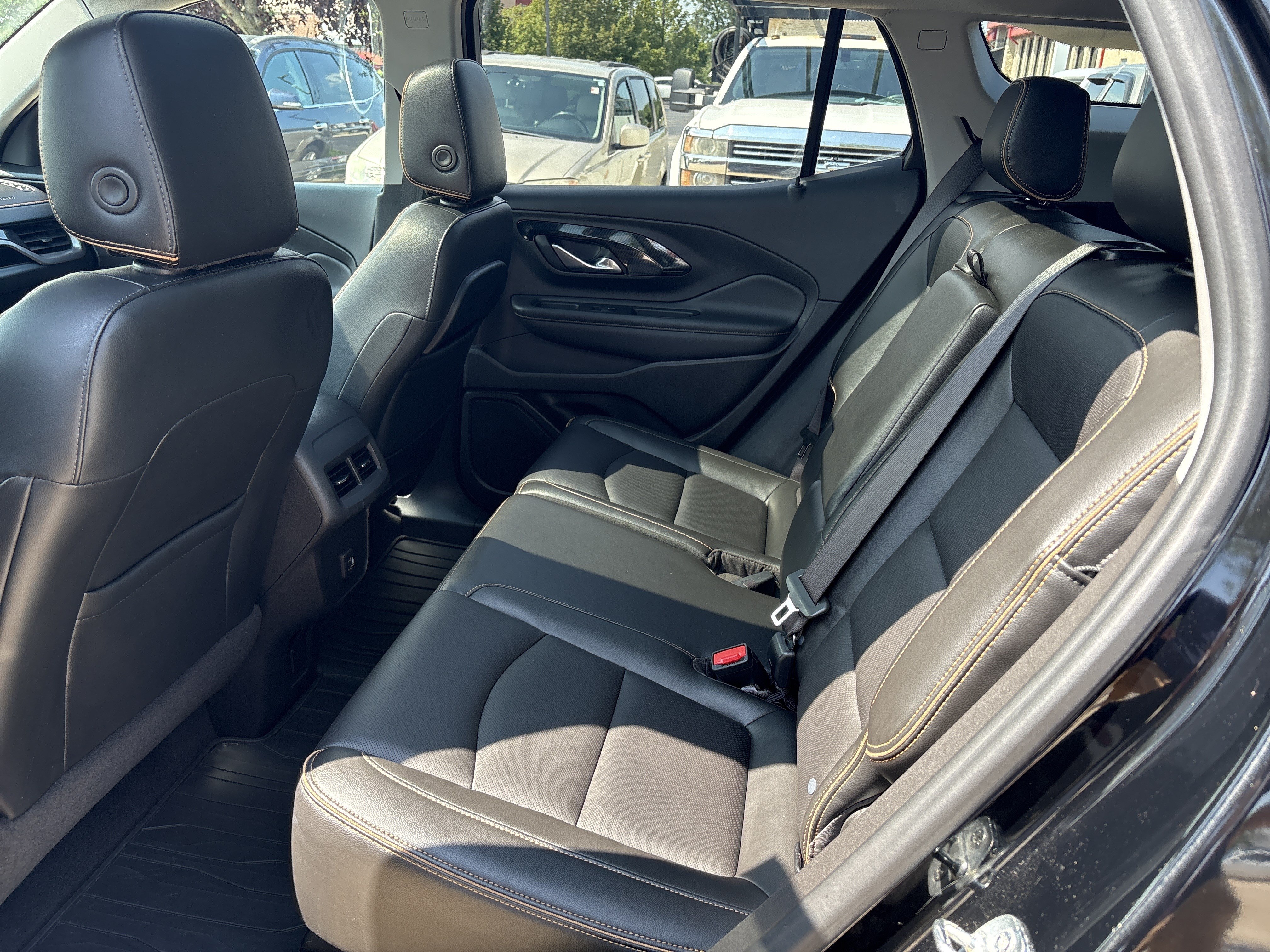 Used 2022 GMC Terrain AT4 AWD/4WD image 13