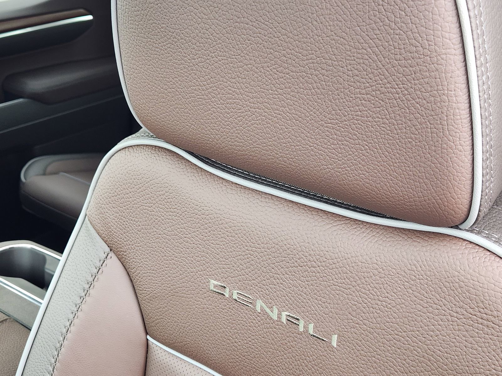 New 2026 GMC Sierra 1500 Denali w/ Technology Package image 18