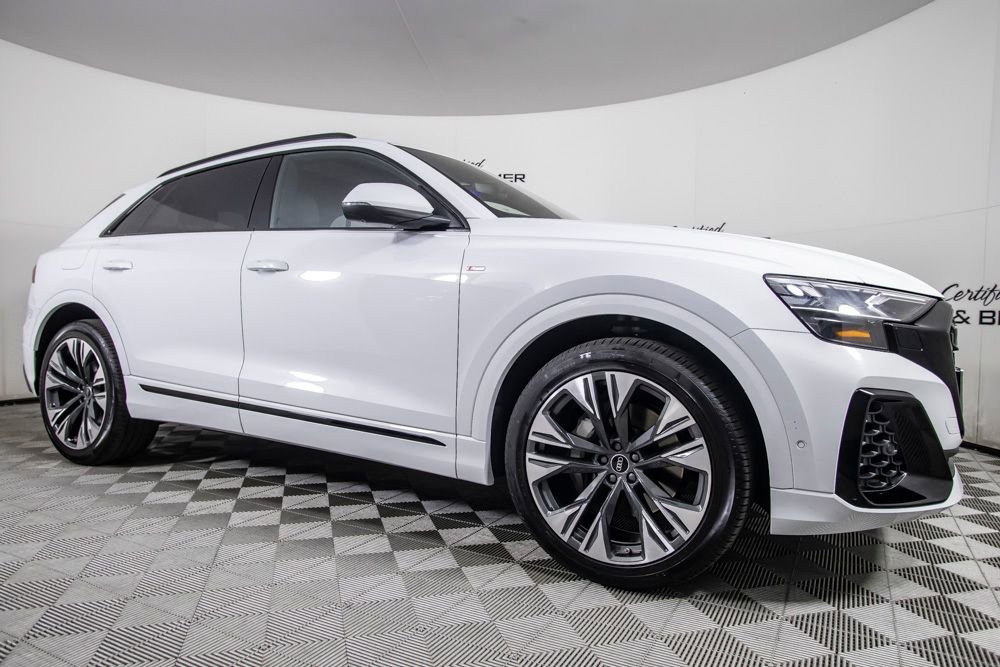 Used 2026 Audi Q8 Premium Plus AWD/4WD image 3