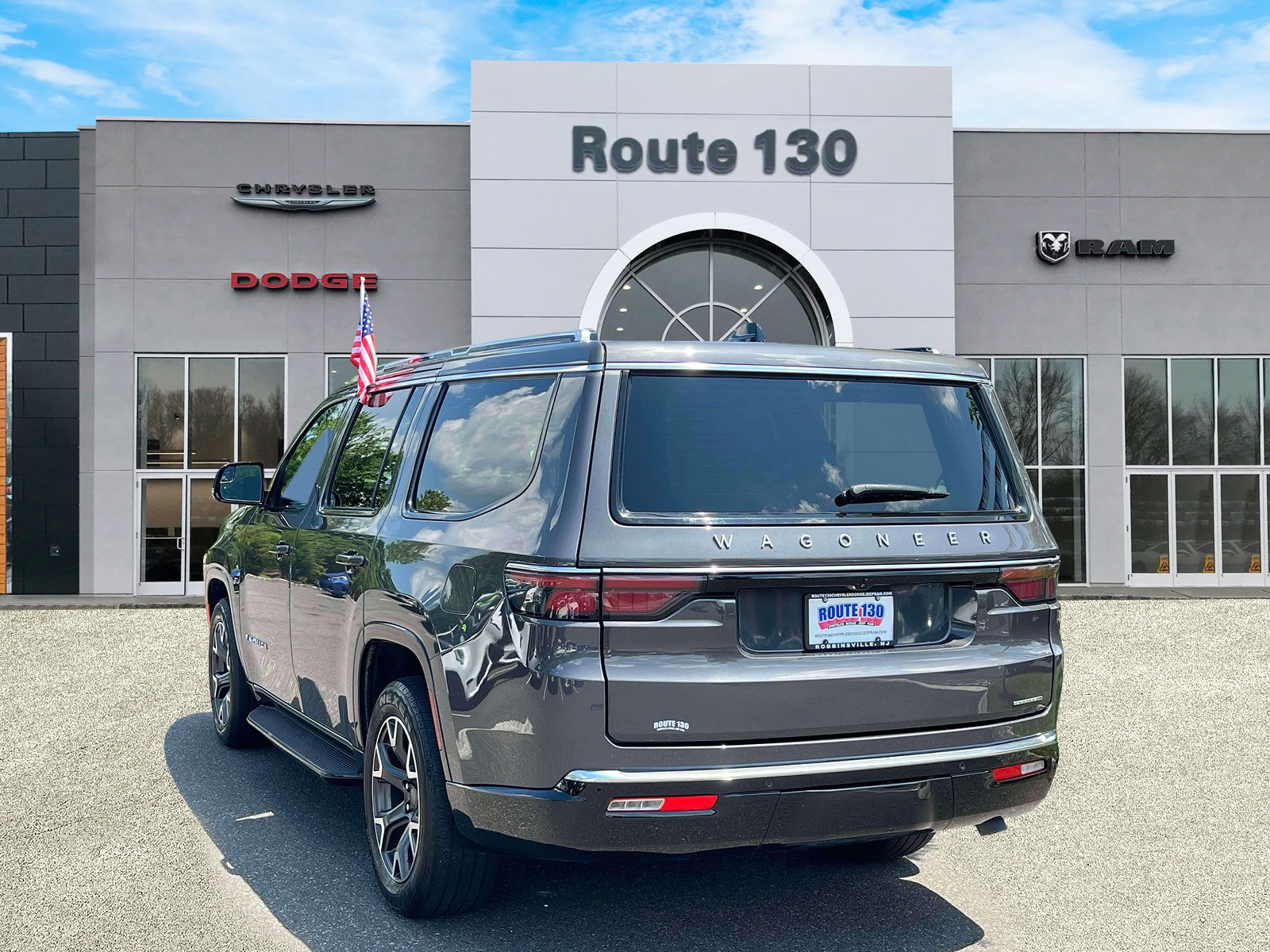 Used 2024 Jeep Wagoneer Series III AWD/4WD image 3