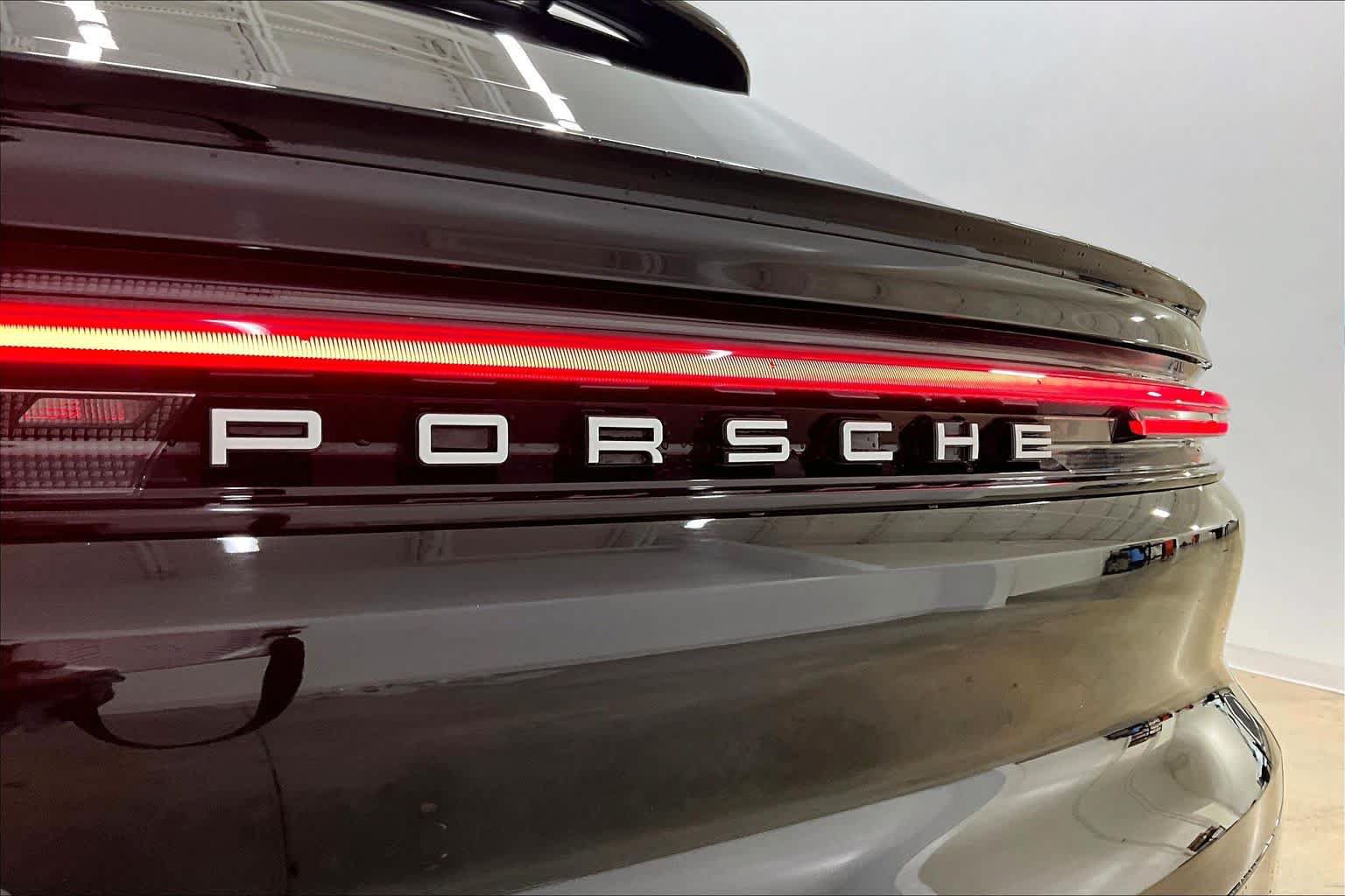 Used 2025 Porsche Cayenne S AWD/4WD image 30