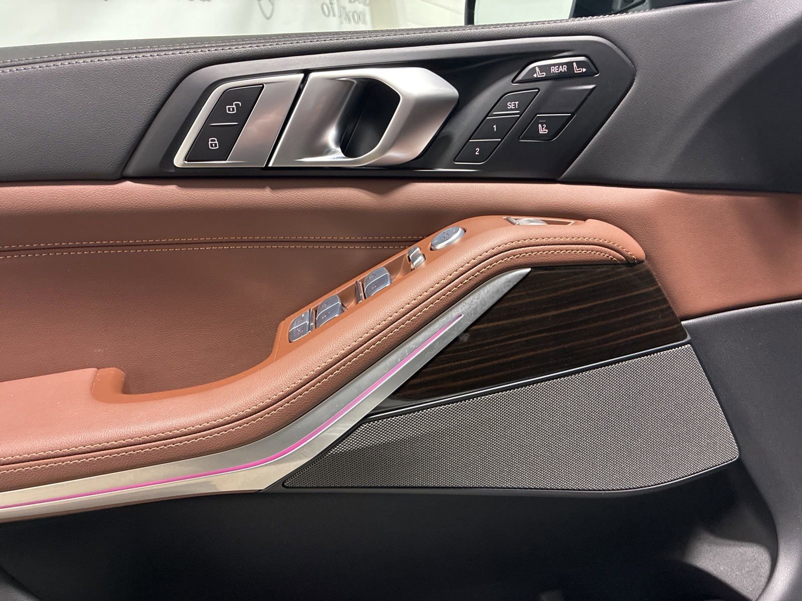 Used 2023 BMW X7 xDrive40i w/ M Sport Package image 15