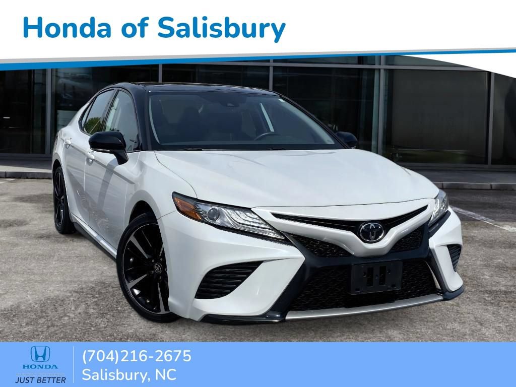 Used 2019 Toyota Camry XSE FWD image 1