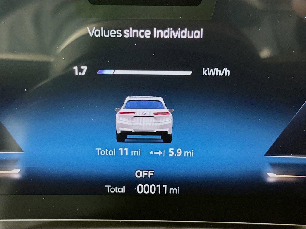 New 2026 BMW iX xDrive45 image 16