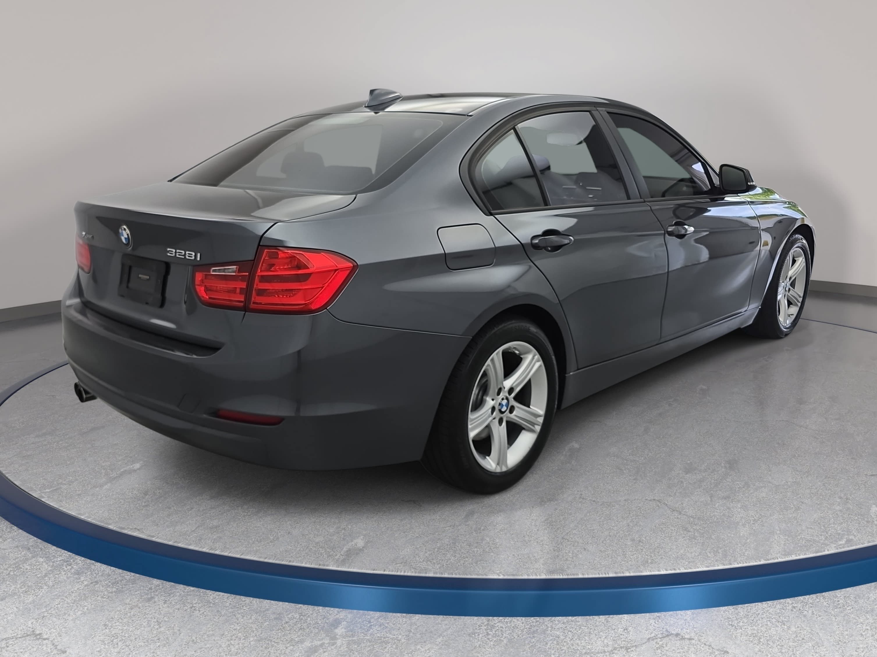 Used 2015 BMW 328i xDrive Sedan AWD/4WD image 5