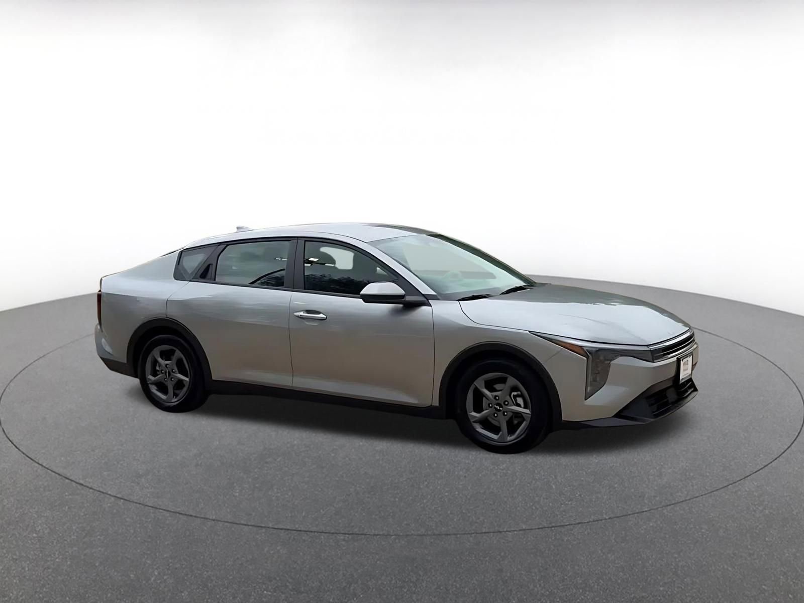 Used 2025 Kia K4 FWD image 2