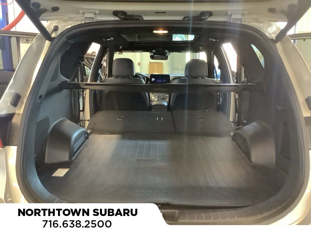Used 2023 Hyundai Santa Fe Calligraphy AWD/4WD image 16