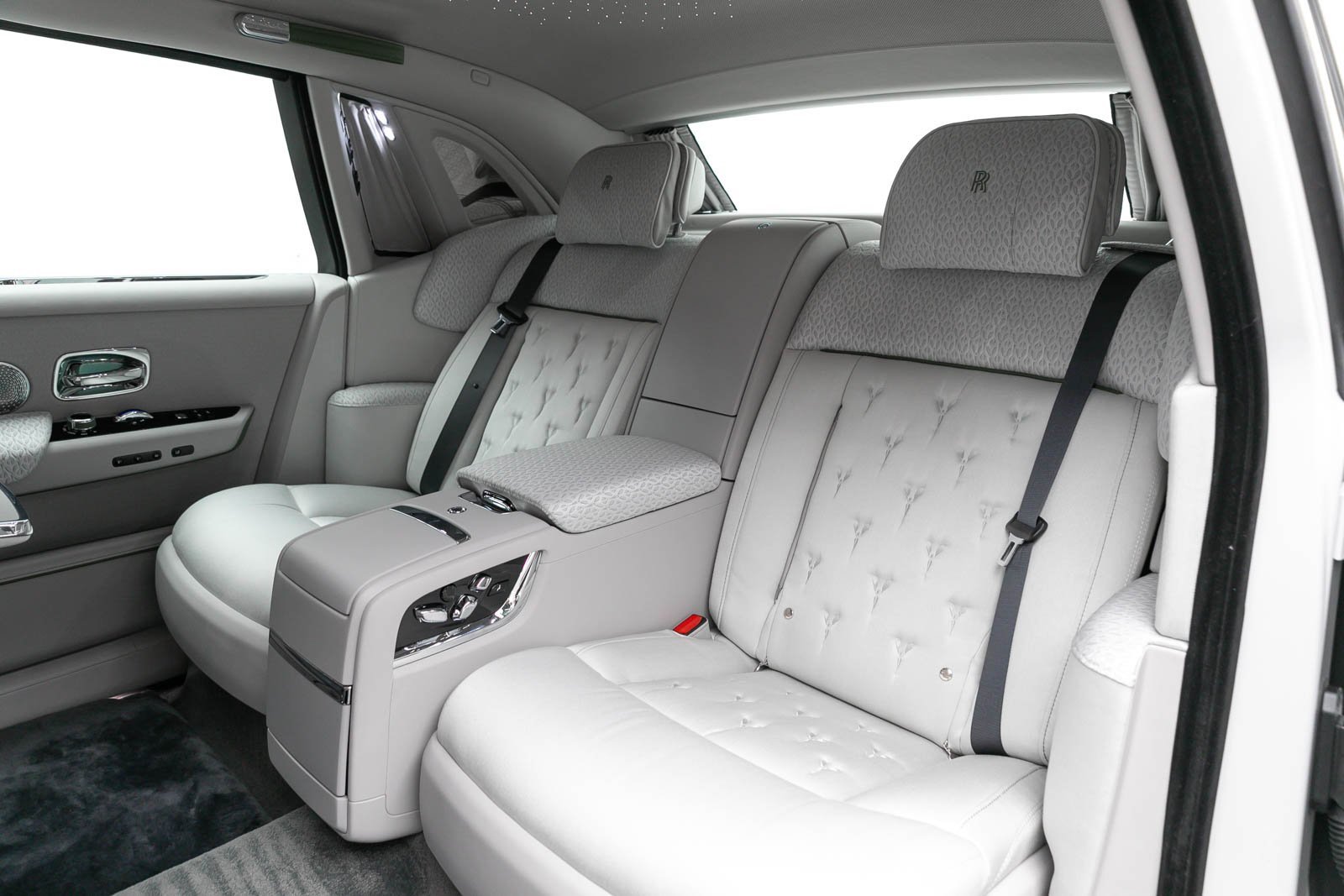 Used 2024 Rolls-Royce Phantom Extended Wheelbase w/ Leather Finishing Pack image 51