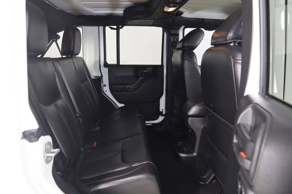 Used 2017 Jeep Wrangler Unlimited Sahara AWD/4WD image 12