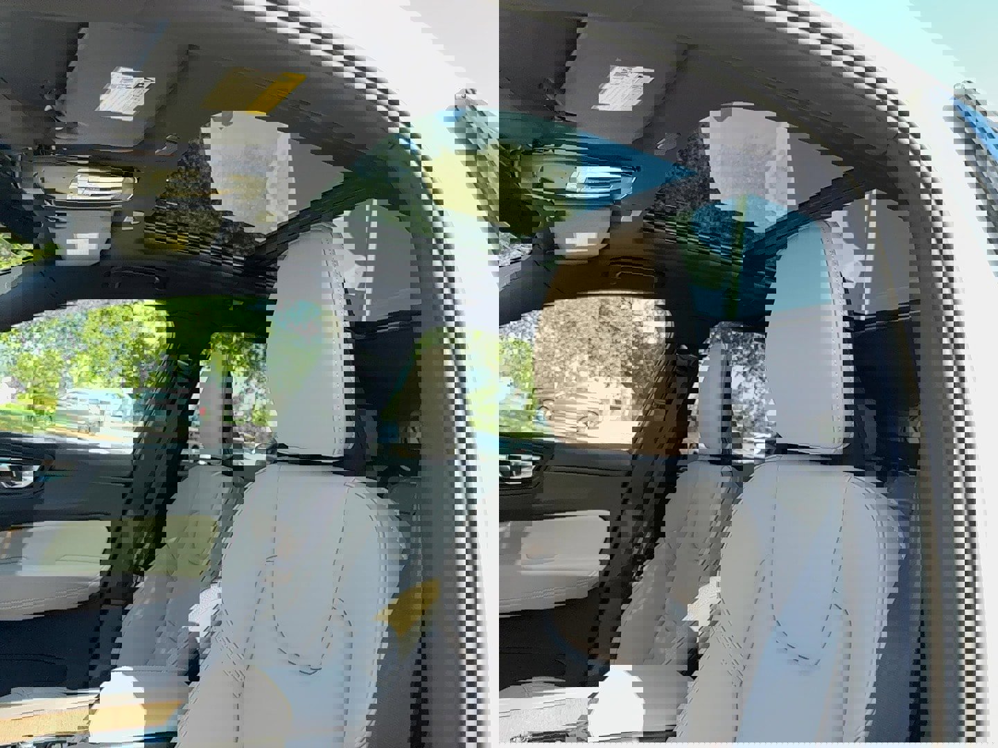 Used 2026 Volvo XC60 B5 Core w/ Protection Package Premier image 12