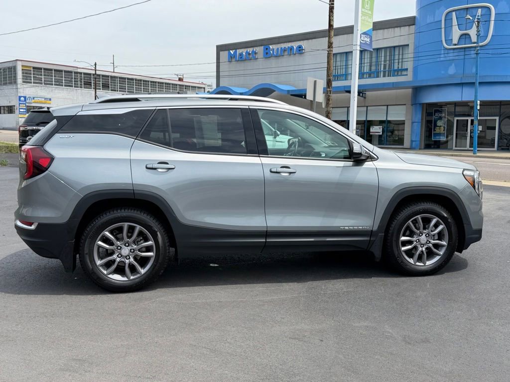 Used 2023 GMC Terrain SLT w/ Infotainment Package II AWD/4WD image 29