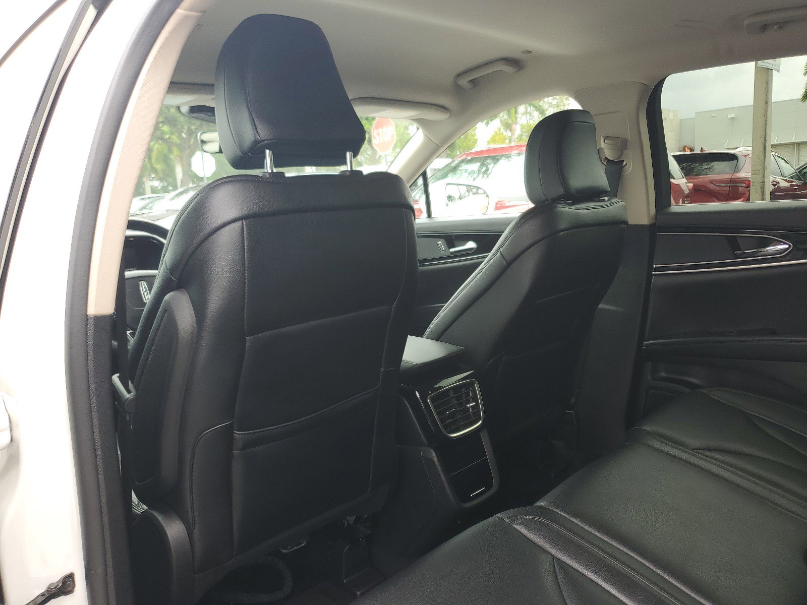 Used 2023 Lincoln Nautilus AWD w/ Premium Package image 11