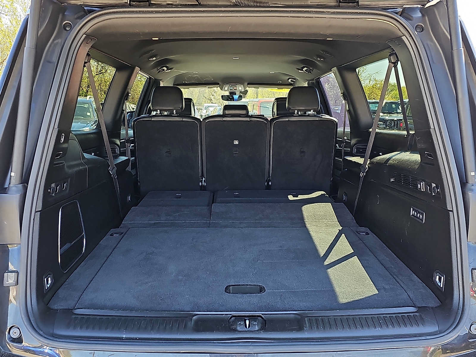 Certified 2024 Jeep Wagoneer L Series III w/ Flexible Seating Group AWD/4WD image 33