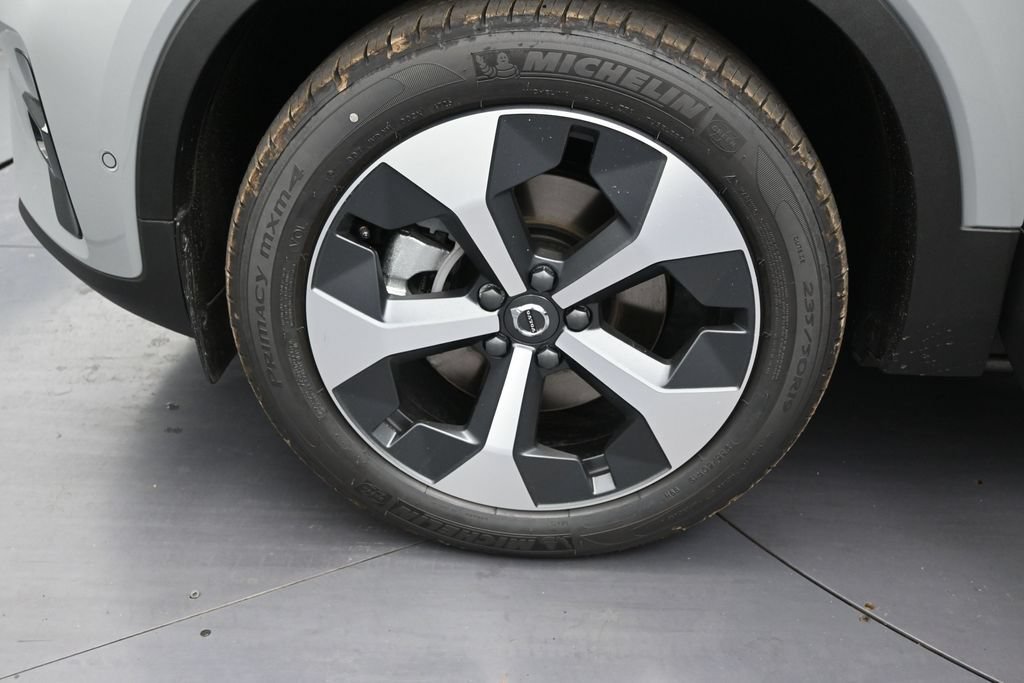New 2026 Volvo XC40 B5 Plus w/ Protection Package Premier AWD/4WD image 9
