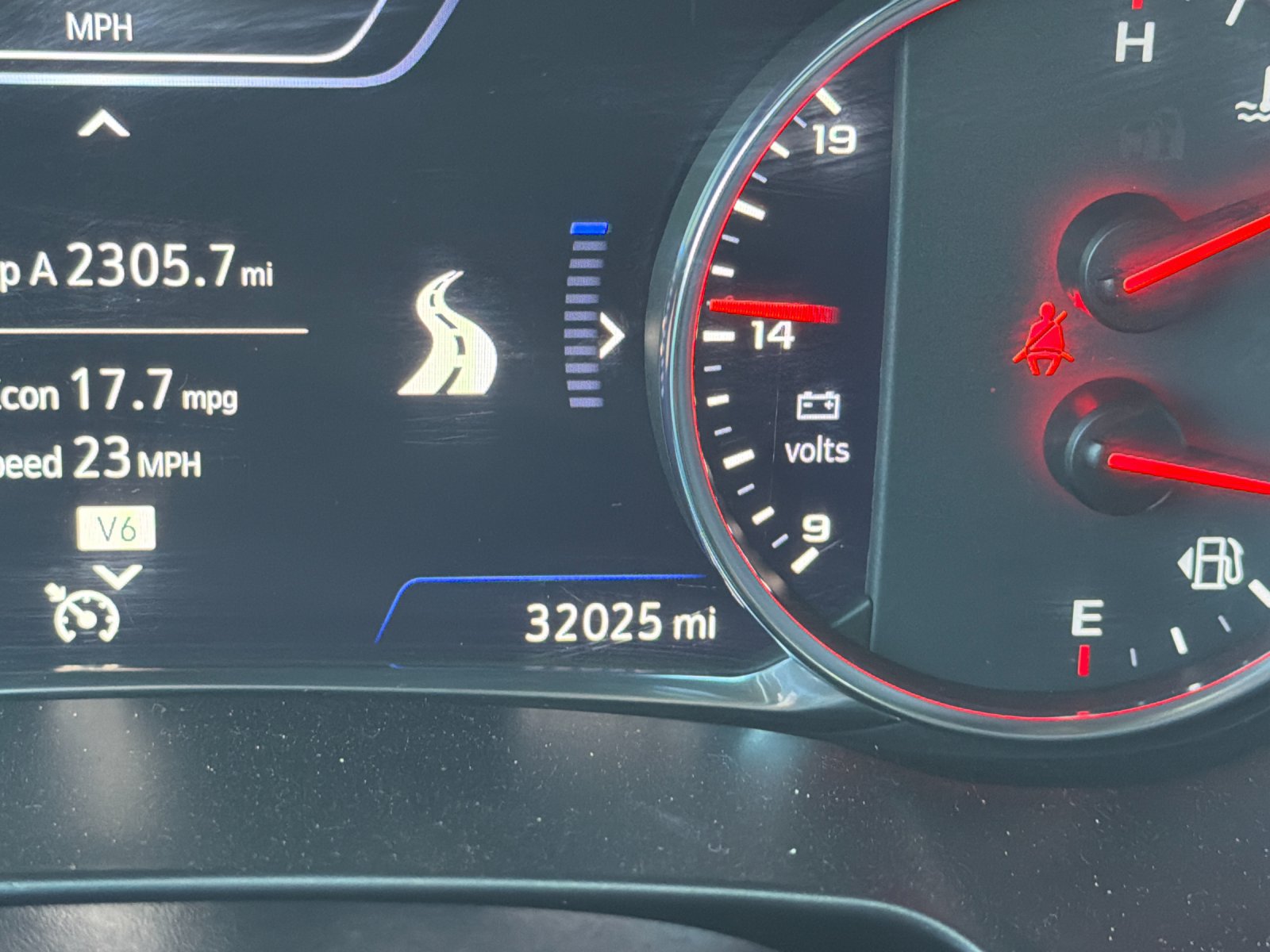Used 2025 Chevrolet Blazer RS AWD/4WD image 31