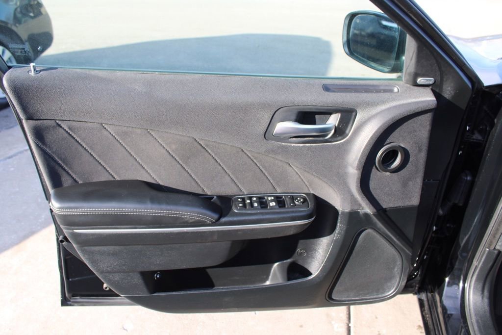 Used 2017 Dodge Charger R/T image 18