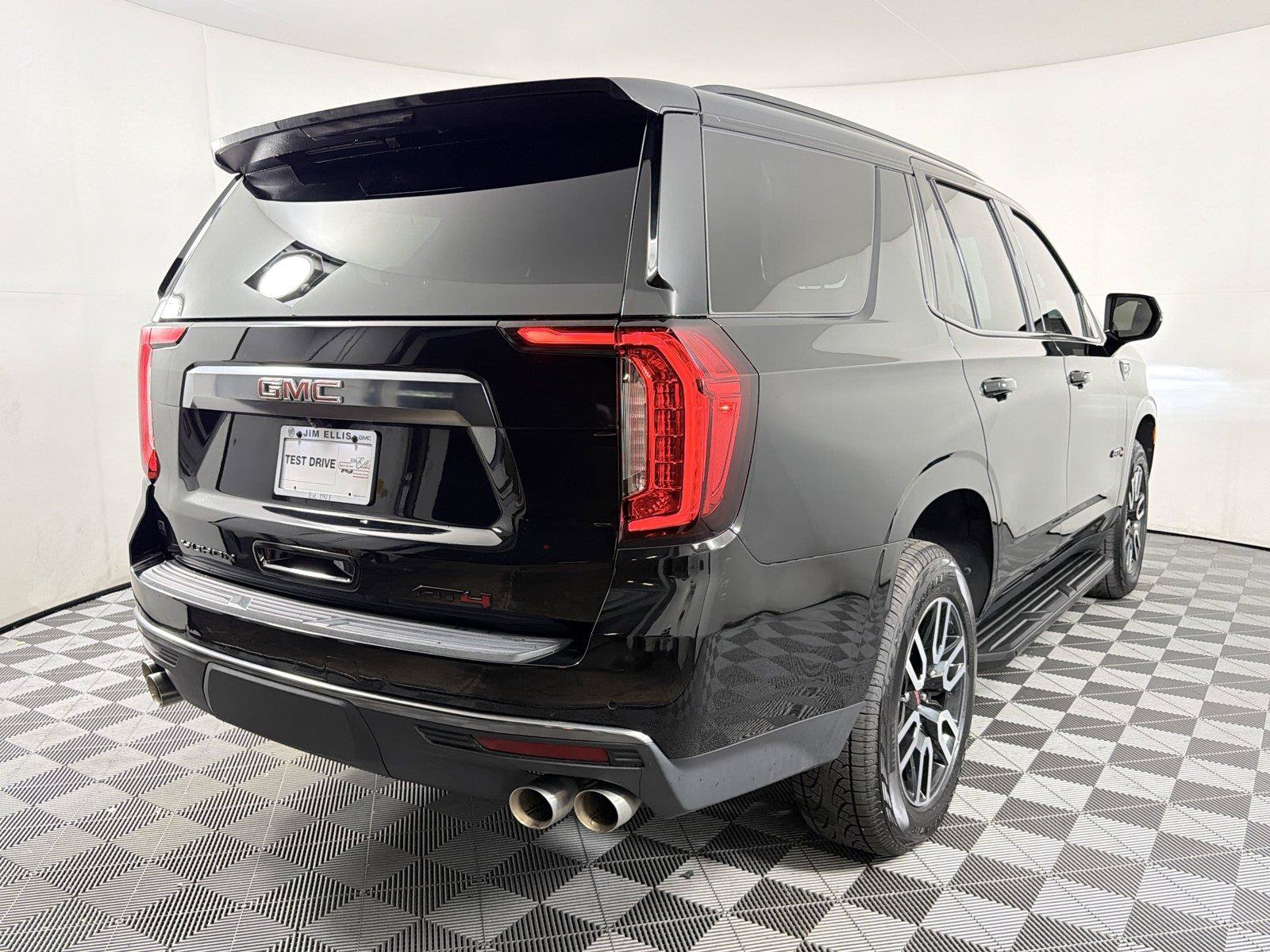 Certified 2023 GMC Yukon AT4 w/ LPO, Floor Liner Package AWD/4WD image 6