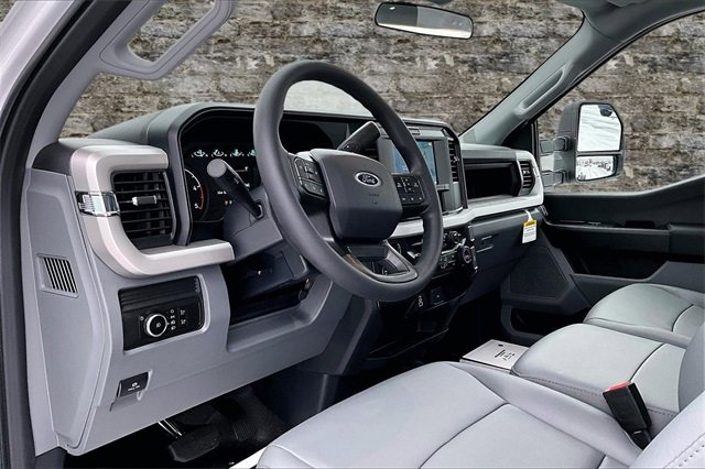 New 2025 Ford F550 XL w/ XL Chrome Package image 7
