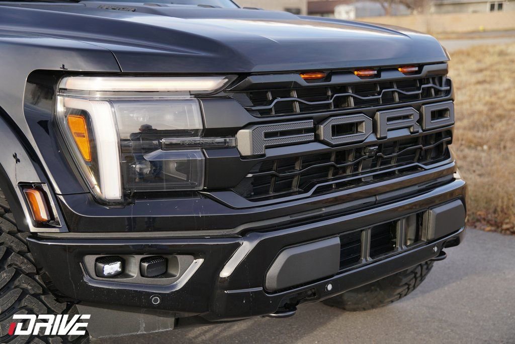 Used 2025 Ford F150 Raptor image 3