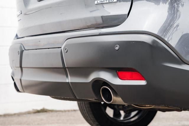 Used 2022 Subaru Ascent Limited image 10