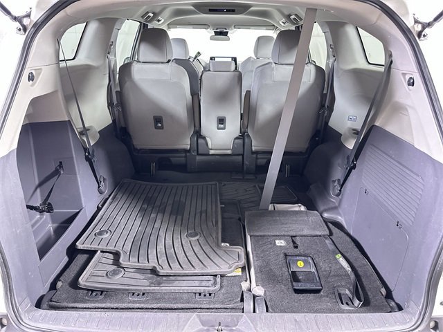 Used 2022 Toyota Sienna LE image 26