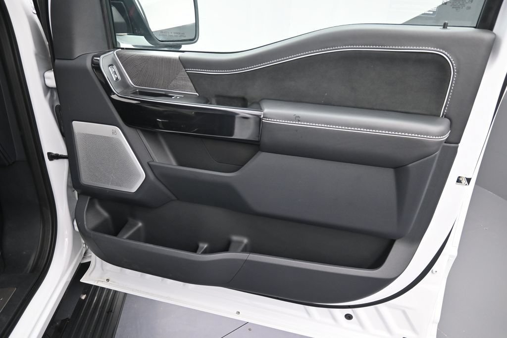 Used 2023 Ford F150 Lightning Platinum AWD/4WD image 17