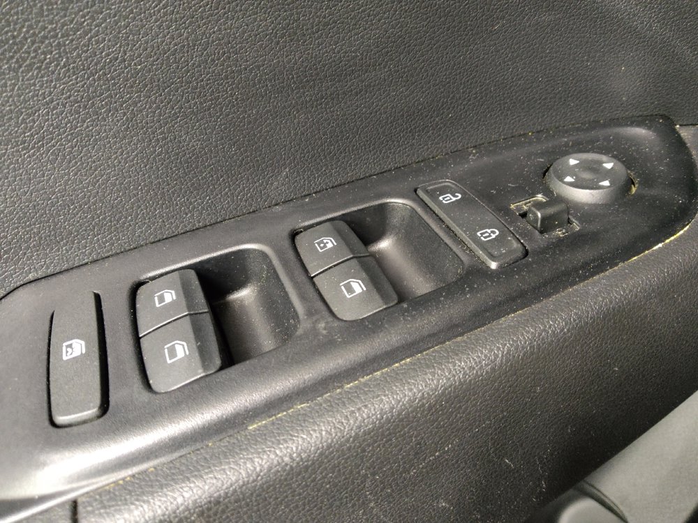 Used 2024 Hyundai Venue SEL FWD image 27