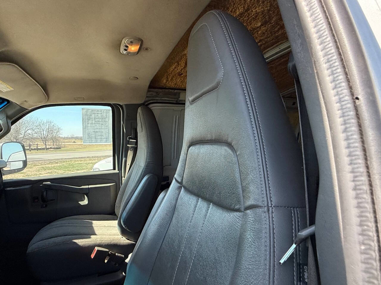 Used 2018 Chevrolet Express 3500 Extended w/ Driver Convenience Package image 12