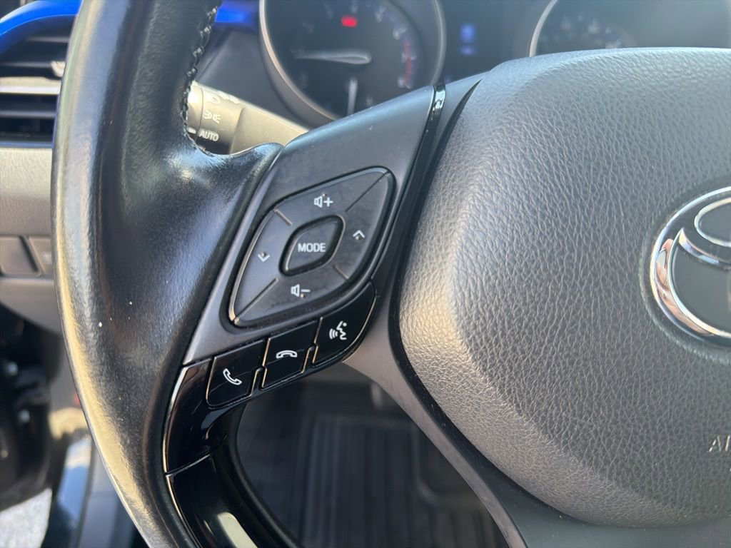 Used 2020 Toyota C-HR XLE image 17