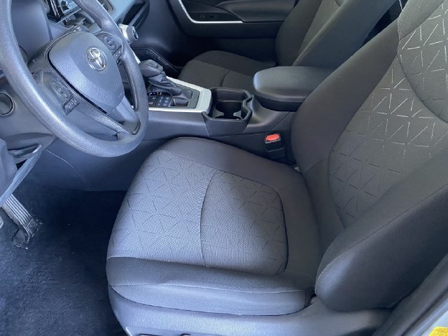 Used 2021 Toyota RAV4 XLE AWD/4WD image 22