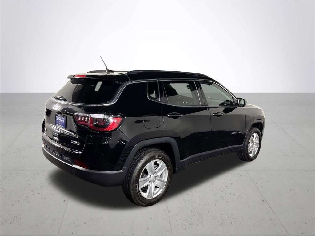 Used 2022 Jeep Compass Latitude w/ Sun and Sound Group AWD/4WD image 6