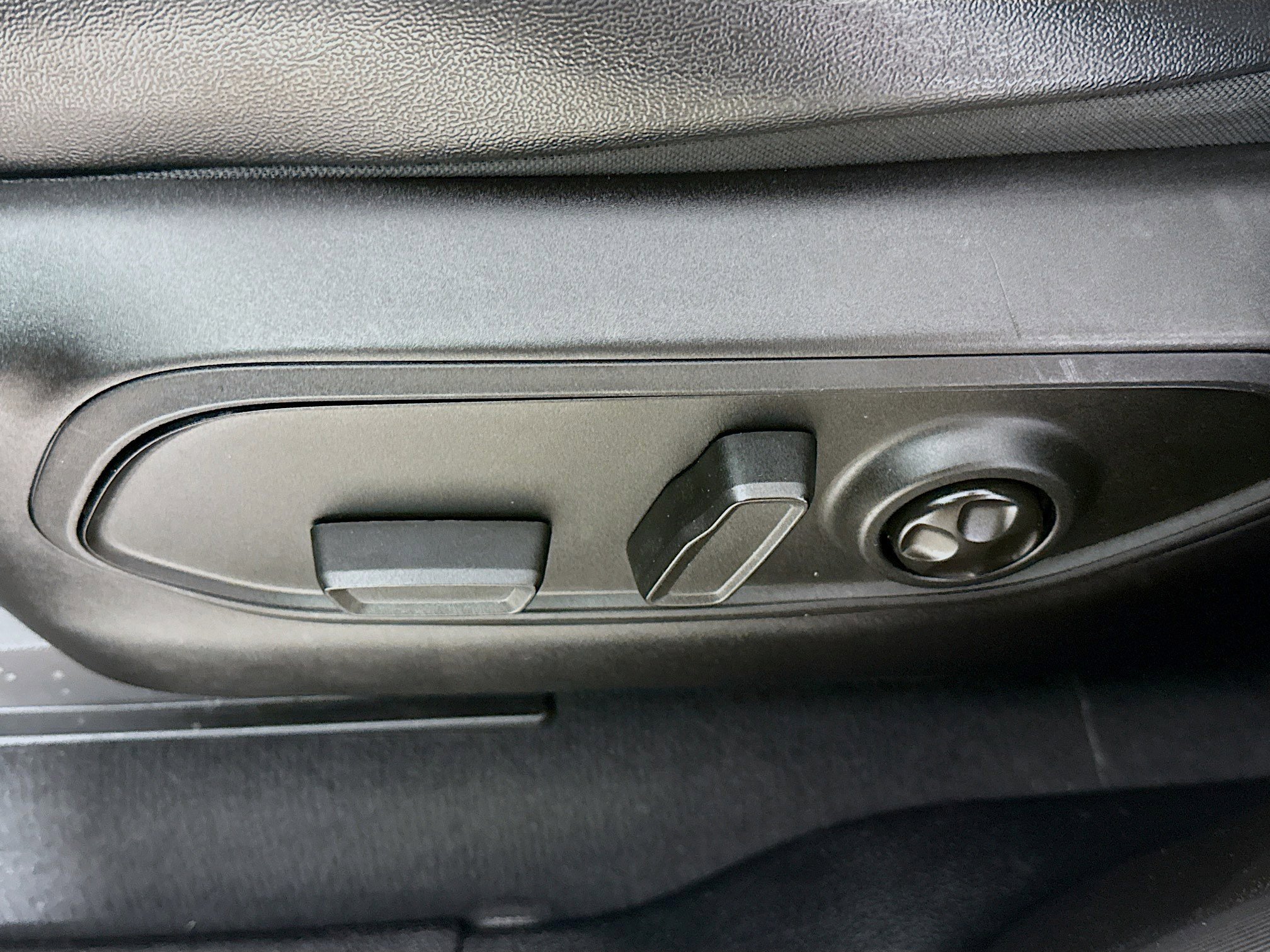 Used 2024 Jeep Grand Cherokee Altitude image 22