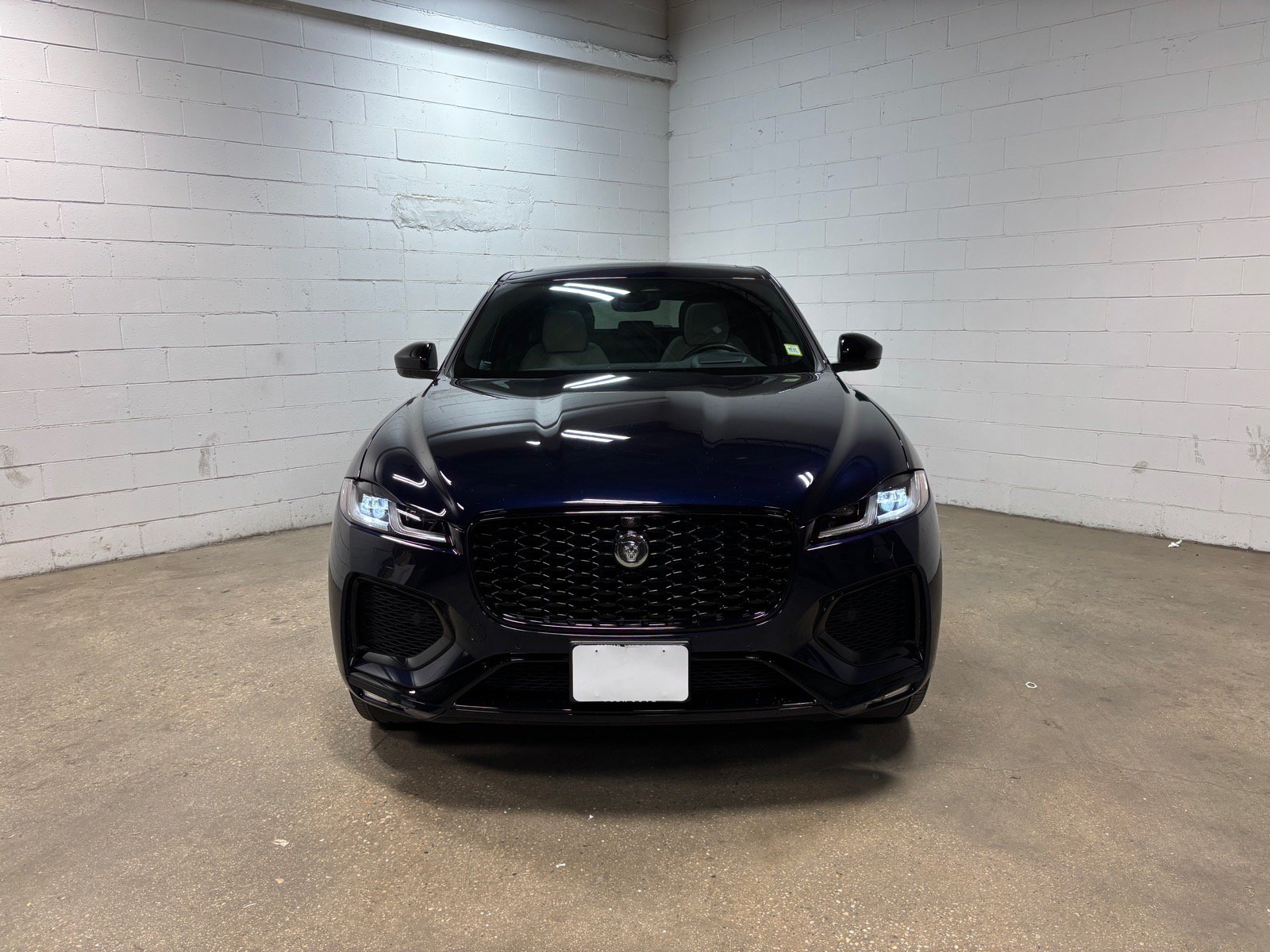 Used 2026 Jaguar F-PACE R-Dynamic S AWD/4WD image 3