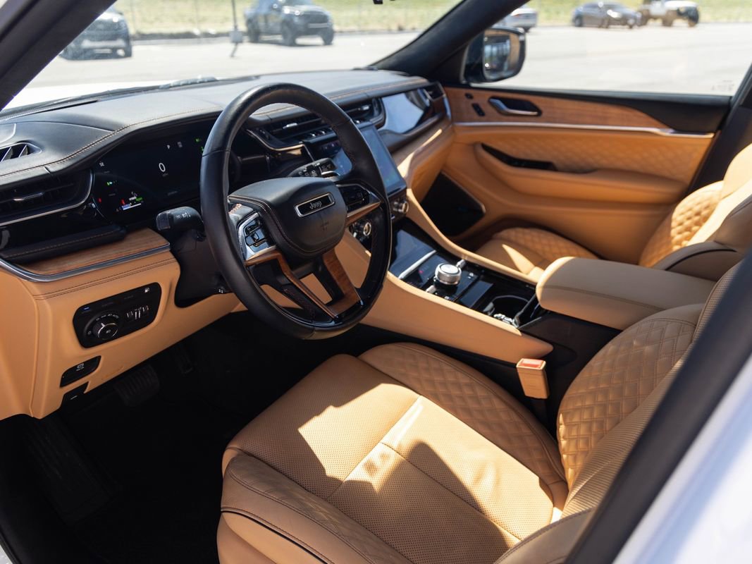 Used 2022 Jeep Grand Cherokee Summit image 10