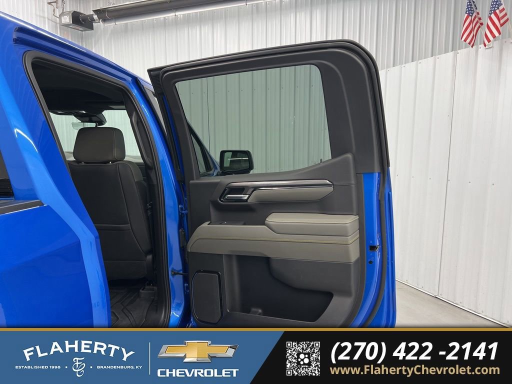 Used 2025 Chevrolet Silverado 1500 ZR2 w/ Technology Package image 12
